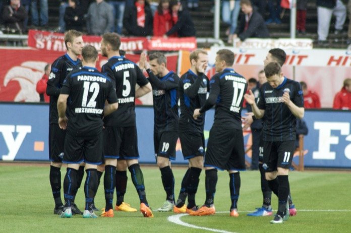 35. Spieltag 16/17: Fortuna Köln - SC Paderborn 07 - Bild 2