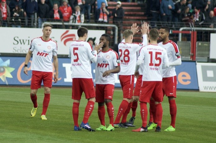 35. Spieltag 16/17: Fortuna Köln - SC Paderborn 07 - Bild 4