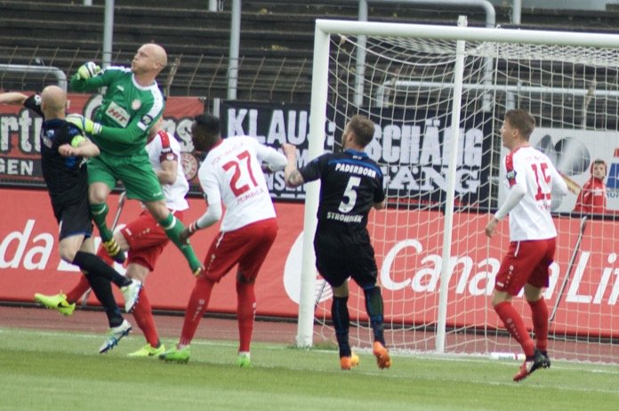 35. Spieltag 16/17: Fortuna Köln - SC Paderborn 07 - Bild 6
