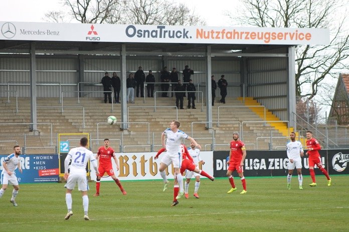 28. Spieltag 16/17: Sportfreunde Lotte - Hallescher FC - Bild 17