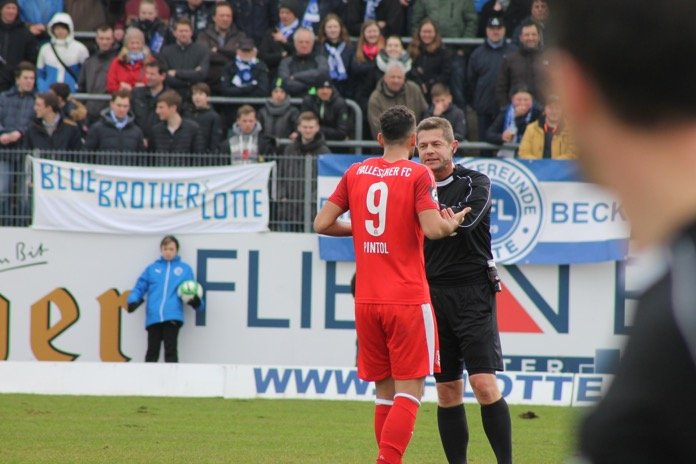 28. Spieltag 16/17: Sportfreunde Lotte - Hallescher FC - Bild 20