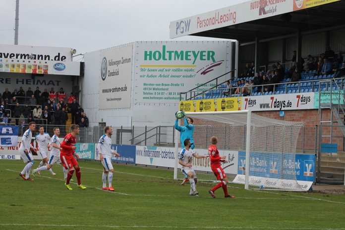 28. Spieltag 16/17: Sportfreunde Lotte - Hallescher FC - Bild 21