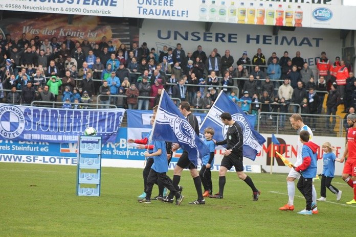 28. Spieltag 16/17: Sportfreunde Lotte - Hallescher FC - Bild 9