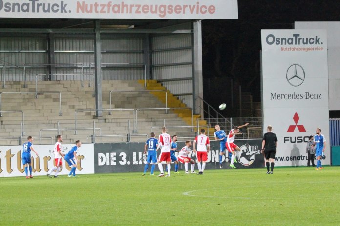 11. Spieltag 17/18: Sportfreunde Lotte - Hallescher FC - Bild 14