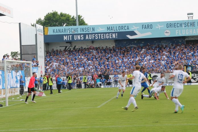 38. Spieltag 17/18: Sportfreunde Lotte - 1. FC Magdeburg - Bild 12
