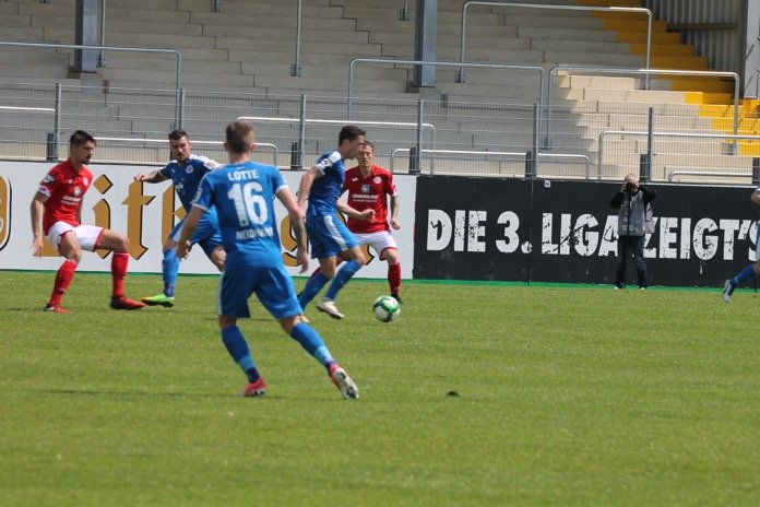 37. Spieltag 16/17: Sportfreunde Lotte - 1. FSV Mainz 05 II - Bild 11