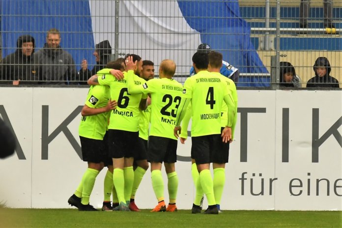 36. Spieltag 18/19: Sportfreunde Lotte - SV Wehen Wiesbaden - Bild 6