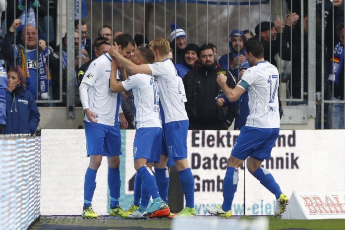 17. Spieltag 17/18: 1. FC Magdeburg - Hallescher FC - Bild 7