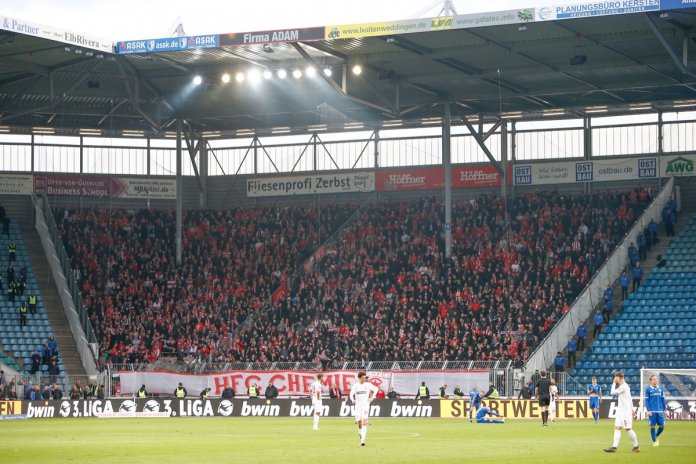 14. Spieltag 19/20: 1. FC Magdeburg - Hallescher FC - Bild 1