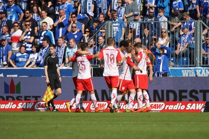 32. Spieltag 16/17: 1. FC Magdeburg - Jahn Regensburg - Bild 16