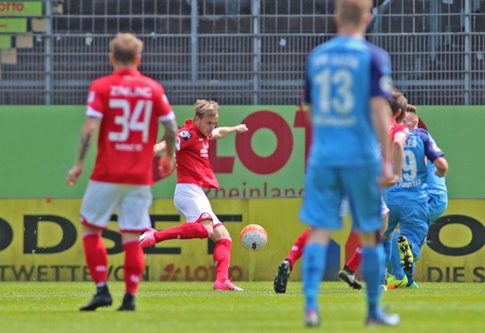 36. Spieltag 16/17: 1. FSV Mainz 05 II - VfR Aalen - Bild 1