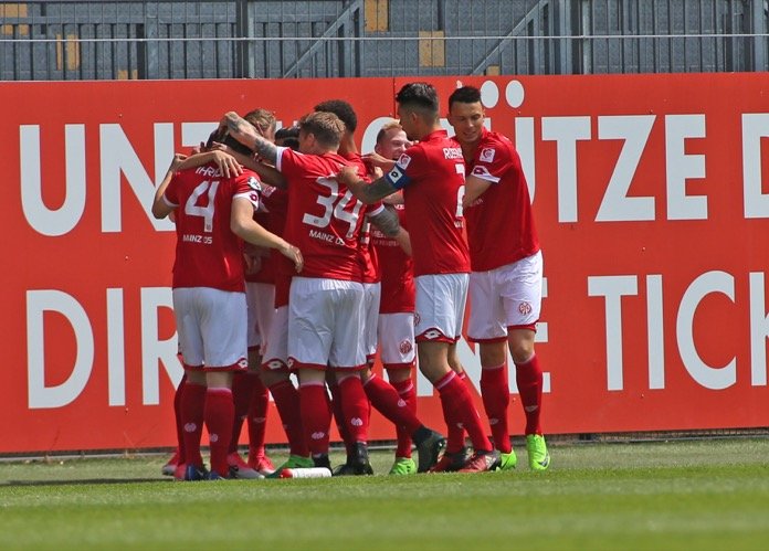 36. Spieltag 16/17: 1. FSV Mainz 05 II - VfR Aalen - Bild 4