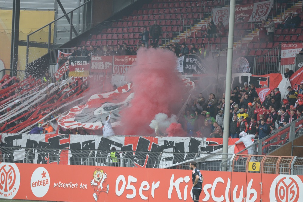 18. Spielag: 1. FSV Mainz 05 II - Hallescher FC - Bild 1