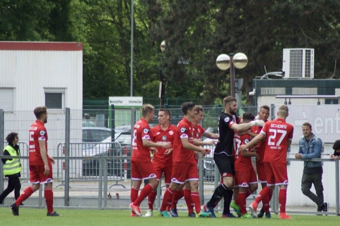 38. Spieltag 16/17: 1. FSV Mainz 05 II - Fortuna Köln - Bild 8