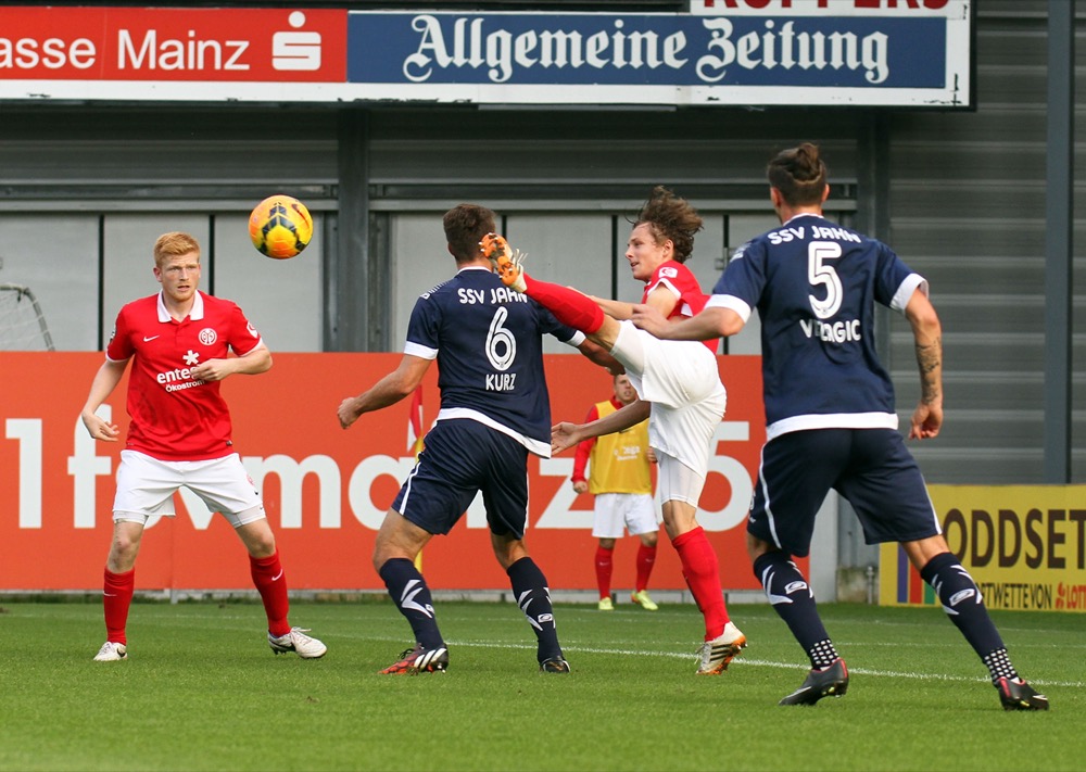 15. Spieltag: 1. FSV Mainz 05 II - Jahn Regensburg - Bild 8