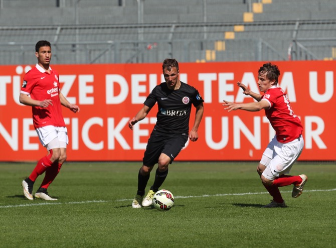 33. Spieltag: 1. FSV Mainz 05 II - SV Wehen Wiesbaden - Bild 7