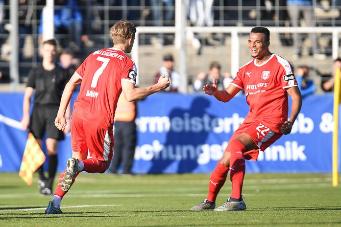 15. Spieltag 18/19: TSV 1860 München - Hallescher FC - Bild 8