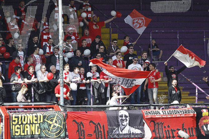 Würzburg: Im Halbfinale wartet FC Memmingen