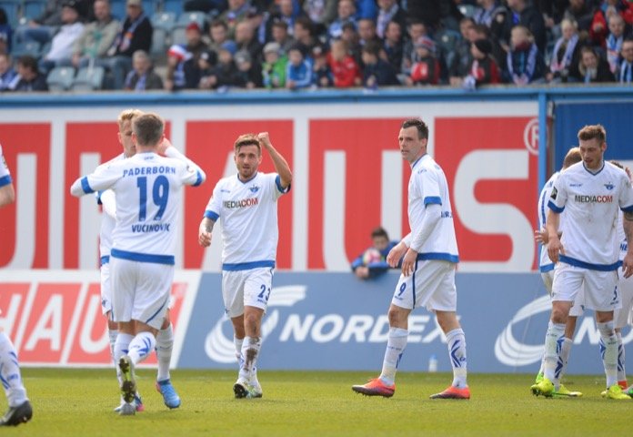 29. Spieltag 16/17: Hansa Rostock - SC Paderborn 07 - Bild 11