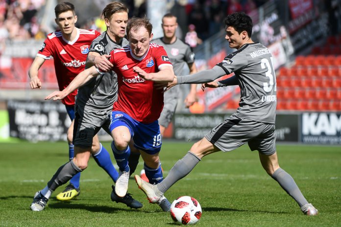 31. Spieltag 18/19: SpVgg Unterhaching - Hallescher FC - Bild 4