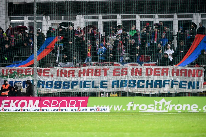 17. Spieltag 18/19: SpVgg Unterhaching - 1. FC Kaiserslautern - Bild 7