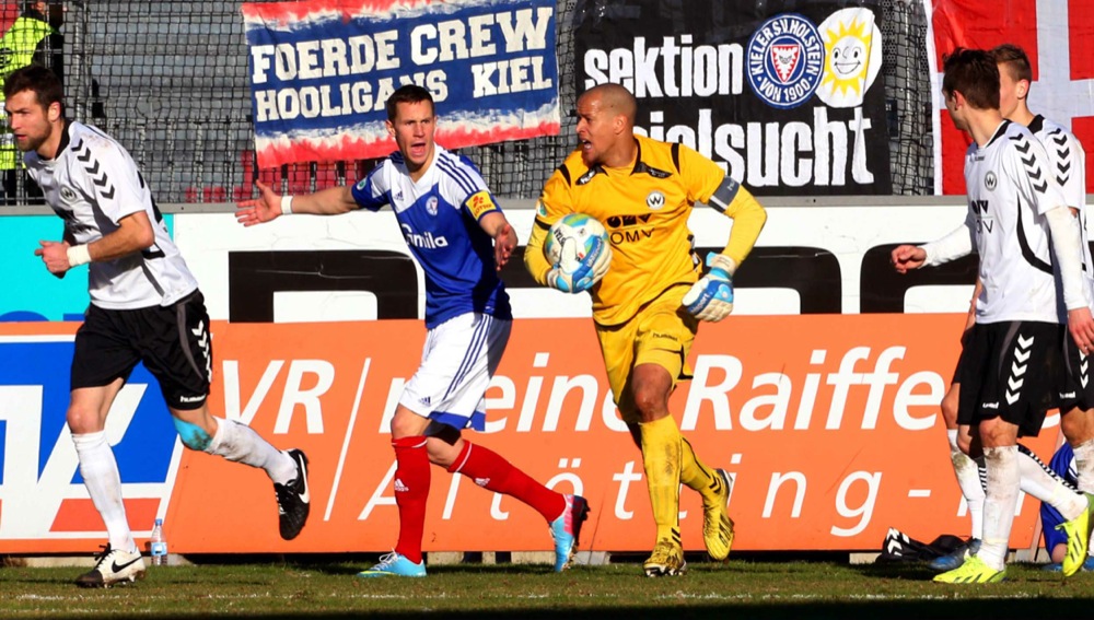 25. Spieltag: Wacker Burghausen - Holstein Kiel - Bild 11