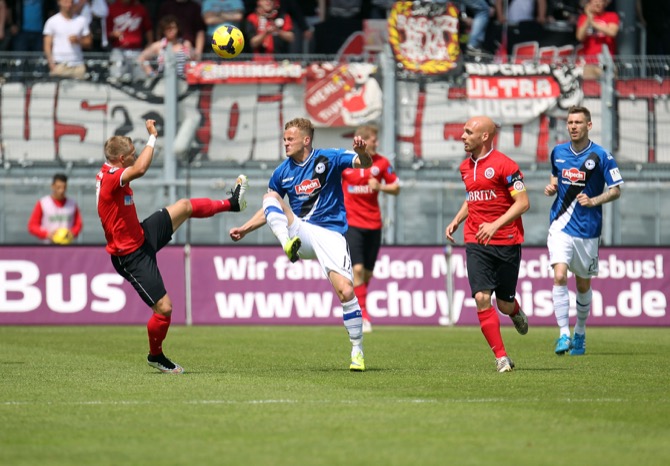 36. Spieltag: SV Wehen Wiesbaden - Arminia Bielefeld - Bild