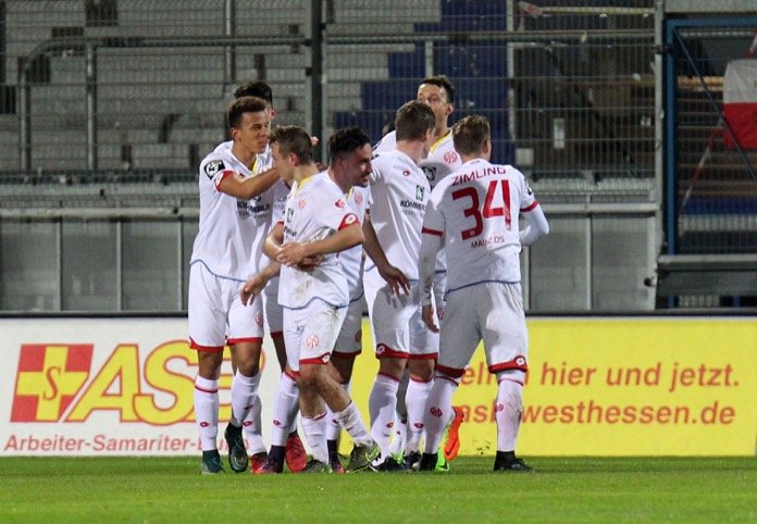 27. Spieltag 16/17: SV Wehen Wiesbaden - 1. FSV Mainz 05 II - Bild 7