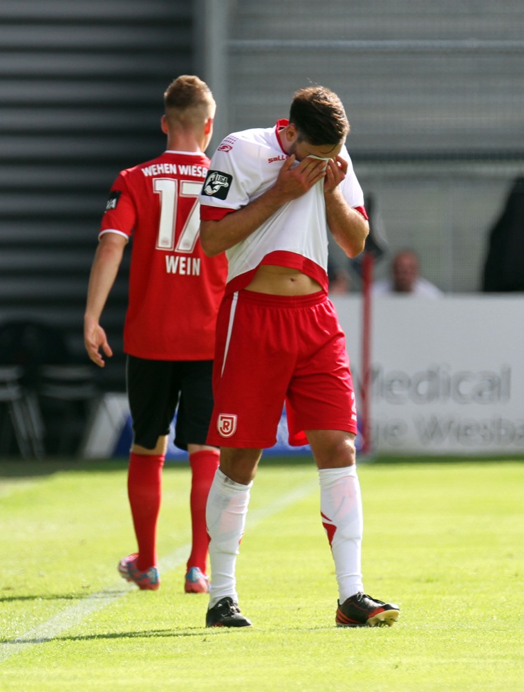 12. Spieltag 14/15: SV Wehen Wiesbaden - Jahn Regensburg  - Bild 9
