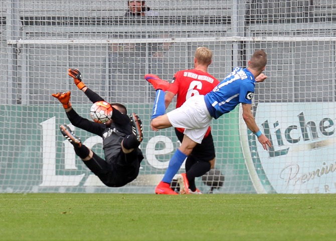 11. Spieltag 15/16: Wehen Wiesbaden - Hansa Rostock - Bild