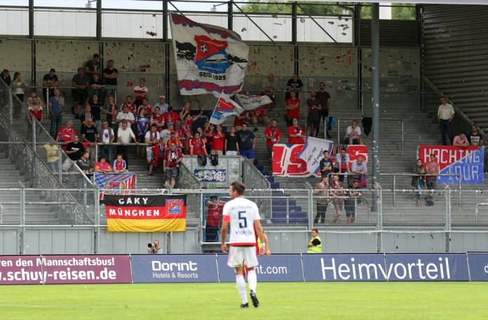 3. Spieltag 17/18: SV Wehen Wiesbaden - SpVgg Unterhaching - Bild 9