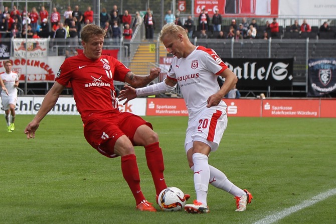 9. Spieltag 15/16: Würzburger Kickers - Hallescher FC - Bild