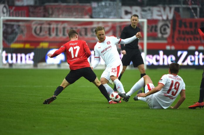 16. Spieltag 18/19: Hallescher FC - Sonnenhof Großaspach - Bild 11