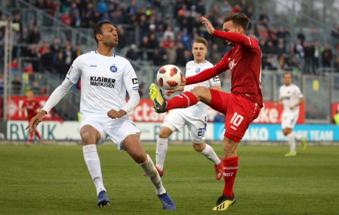 33. Spieltag 18/19: Würzburger Kickers - Karlsruher SC - Bild 11