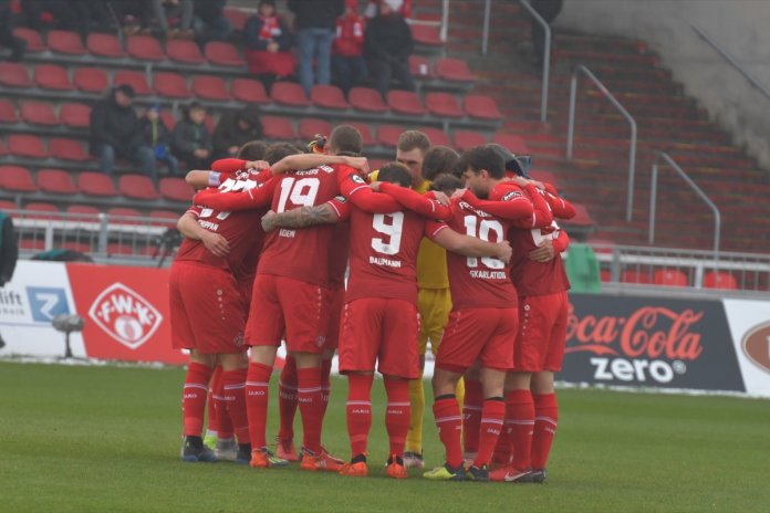 19. Spieltag 18/19: Würzburger Kickers - Sportfreunde Lotte - Bild 1