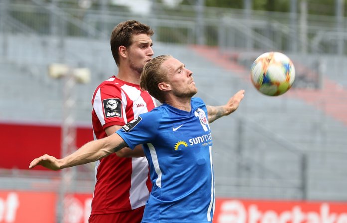 36. Spieltag 19/20: Würzburger Kickers - Hansa Rostock - Bild 11