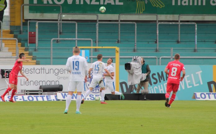 36. Spieltag 17/18: Sportfreunde Lotte - Würzburger Kickers Teil 2 - Bild 8