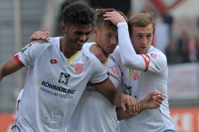 12. Spieltag 16/17: 1. FSV Mainz 05 II - Jahn Regensburg  - Bild 10